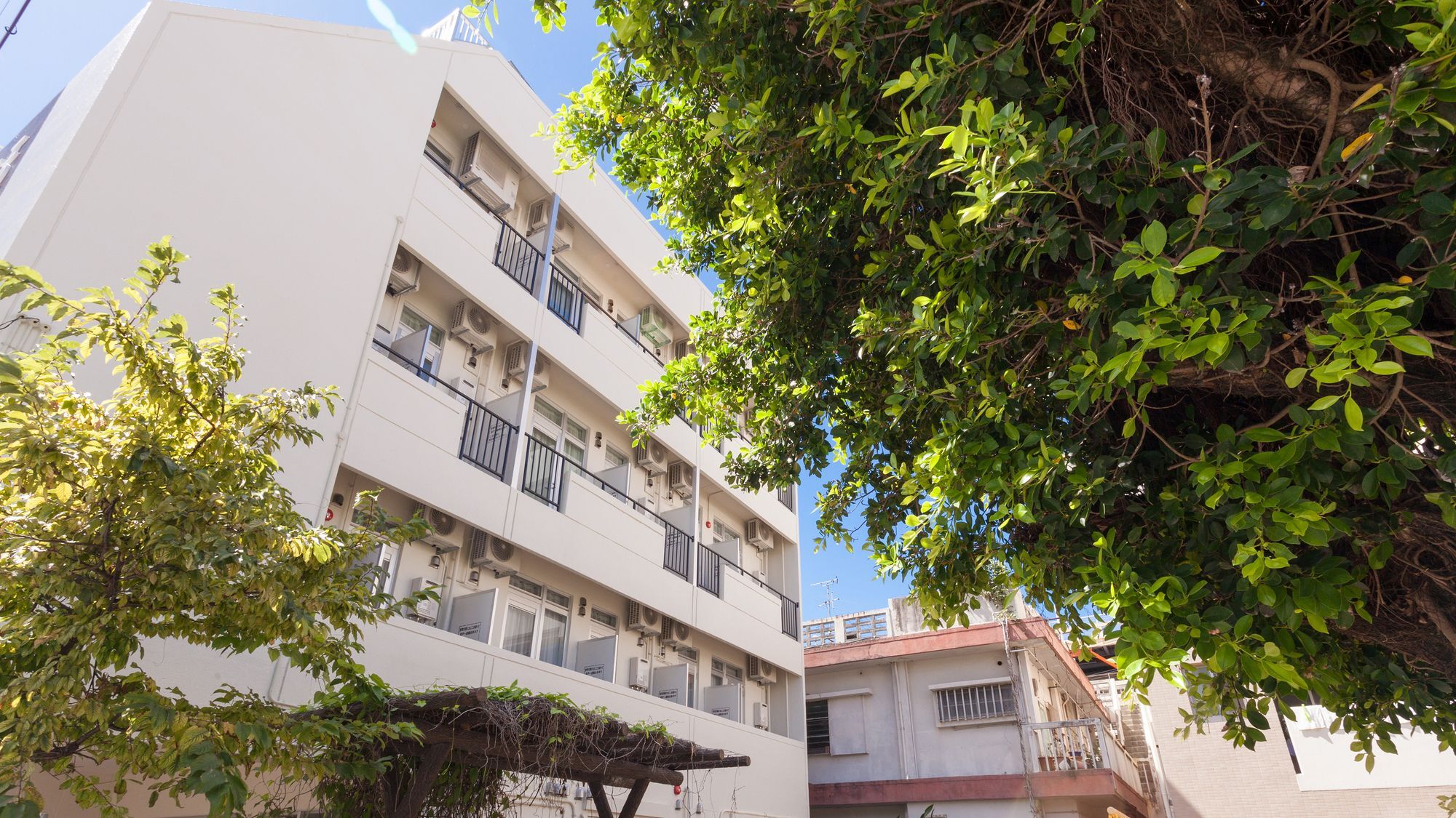 Condominium Resort Naha Living Inn Asahibashi Ekimae Annex Exterior photo